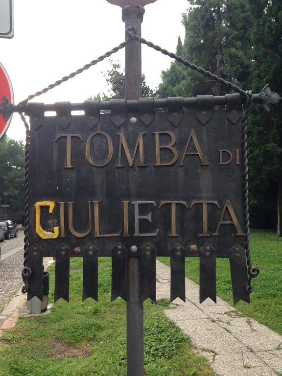 Alla Tomba Di Giulietta Верона Экстерьер фото